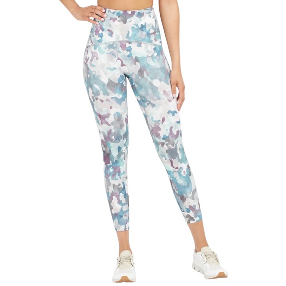 Spanx Booty Boost Active Printed 7/8 Cropped Leggings in Painted Camo (XS) - Picture 2 of 15